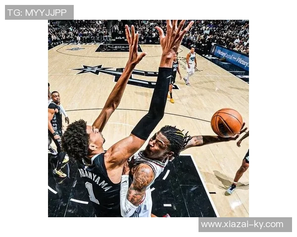 戈贝尔半场表现抢眼7投6中斩获12分7篮板1盖帽多次快攻扣篮展现实力